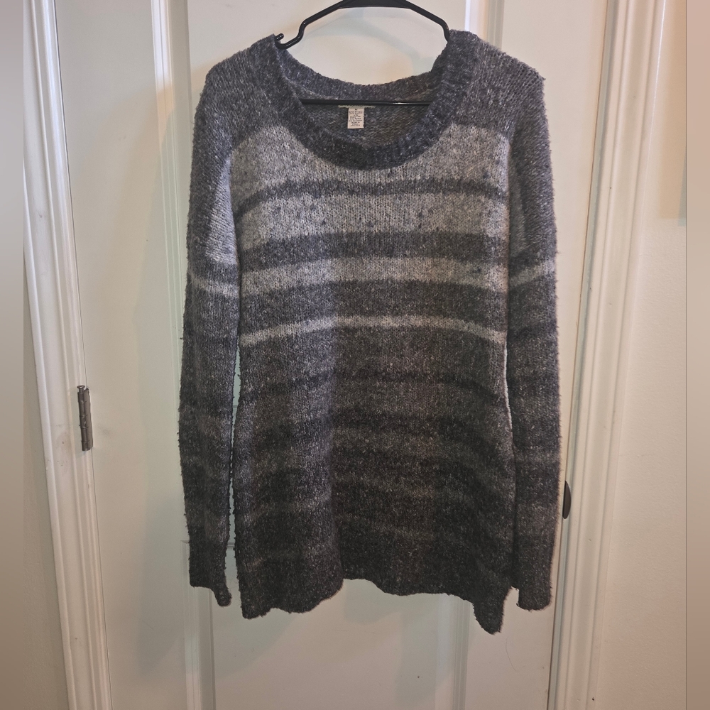 Gray Striped Women's Sweater By Spring‎ And Mercer Size Medium